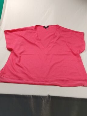 DKNY Pink/Salmon  V-Neck Short Sleeve Women’s Top Size XL